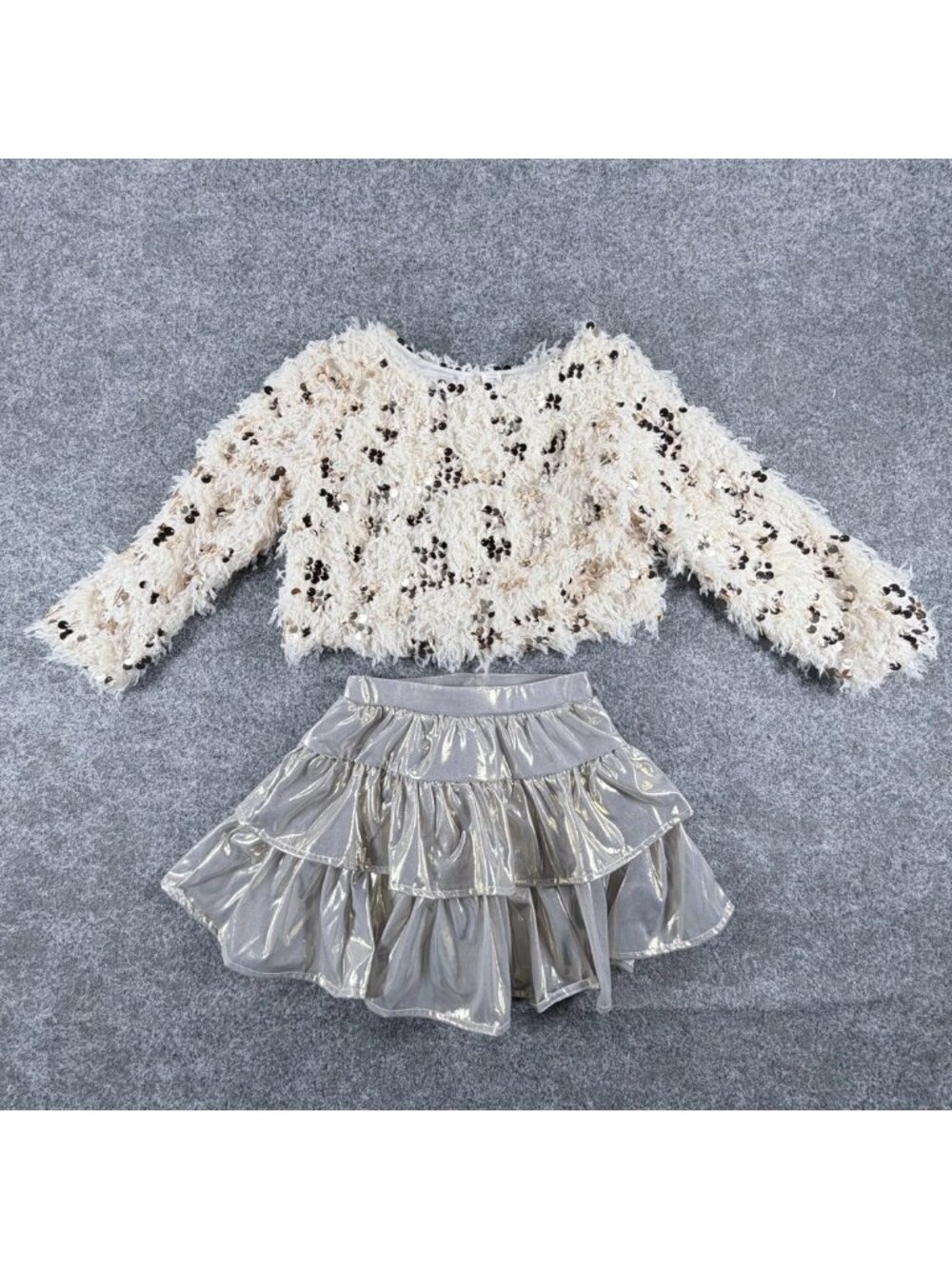 Peek Curious Fuzzy Sweater Skirt Set Girls 4/5 Ivory & Gray Sequins‎ Detail Y2K
